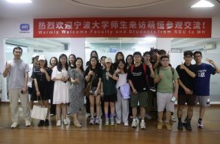 校企合作 共贏未來(lái) | 寧波大學(xué)師生來(lái)訪國(guó)貿(mào)參觀交流