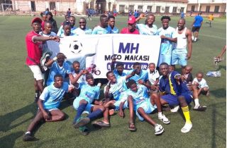 奮戰(zhàn)綠蔭 足夠精彩 | 剛果金首屆“風(fēng)馳電掣”杯足球團(tuán)隊(duì)友誼賽成功舉辦